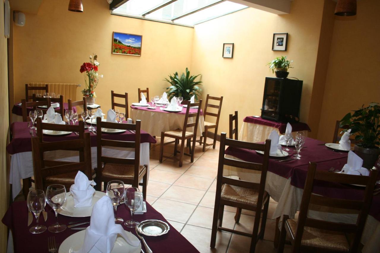 Hotel Au Bon Accueil à Arvieu Extérieur photo
