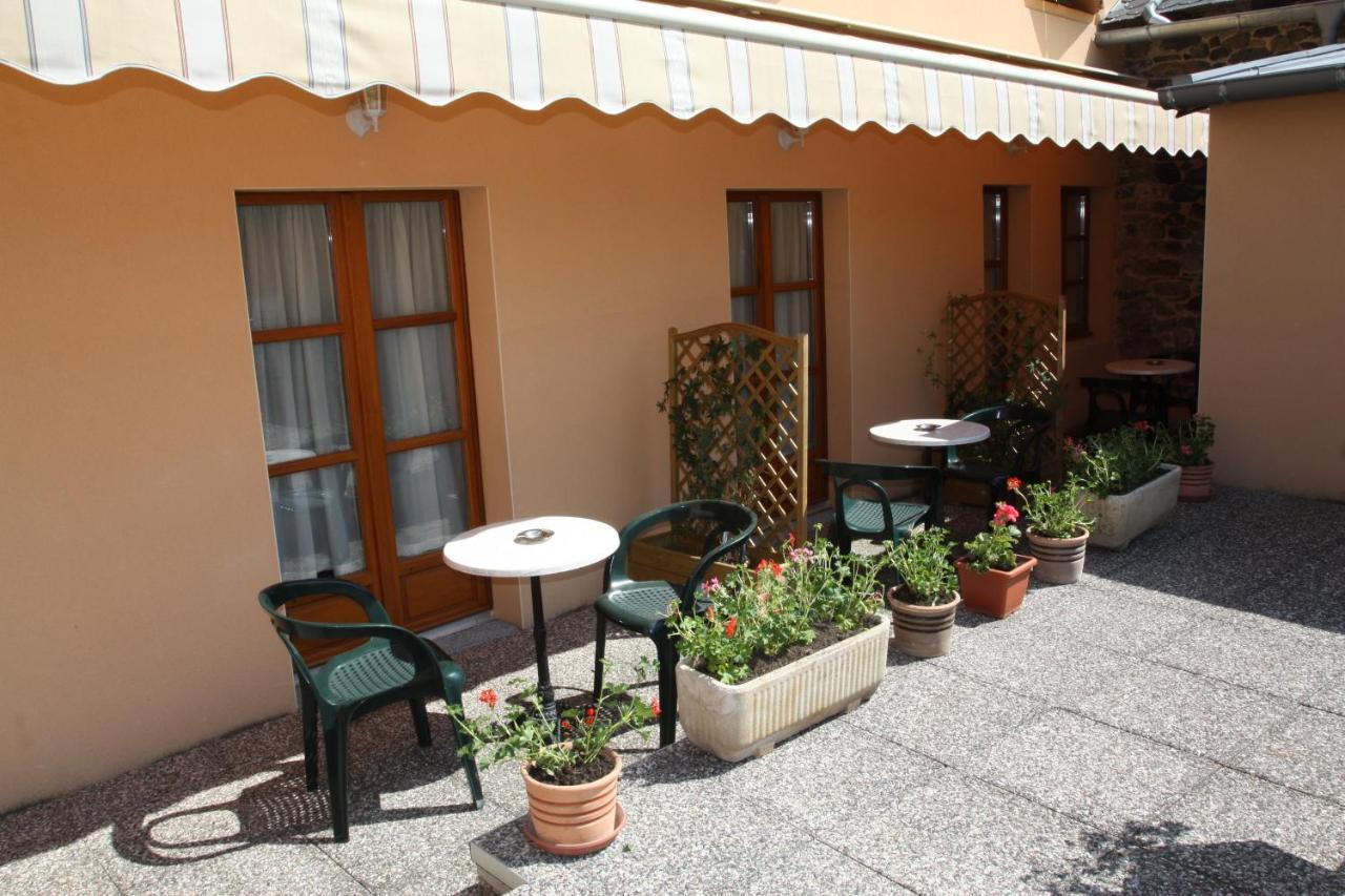 Hotel Au Bon Accueil à Arvieu Extérieur photo