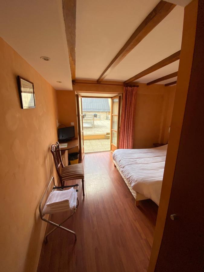 Hotel Au Bon Accueil à Arvieu Extérieur photo